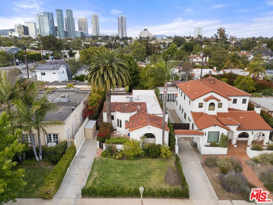 2214 Parnell Ave