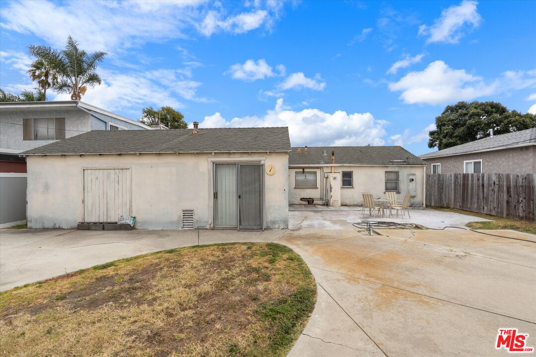 12923 Gilmore Ave