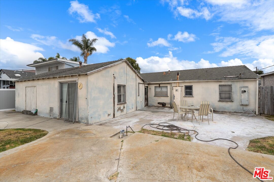 12923 Gilmore Ave