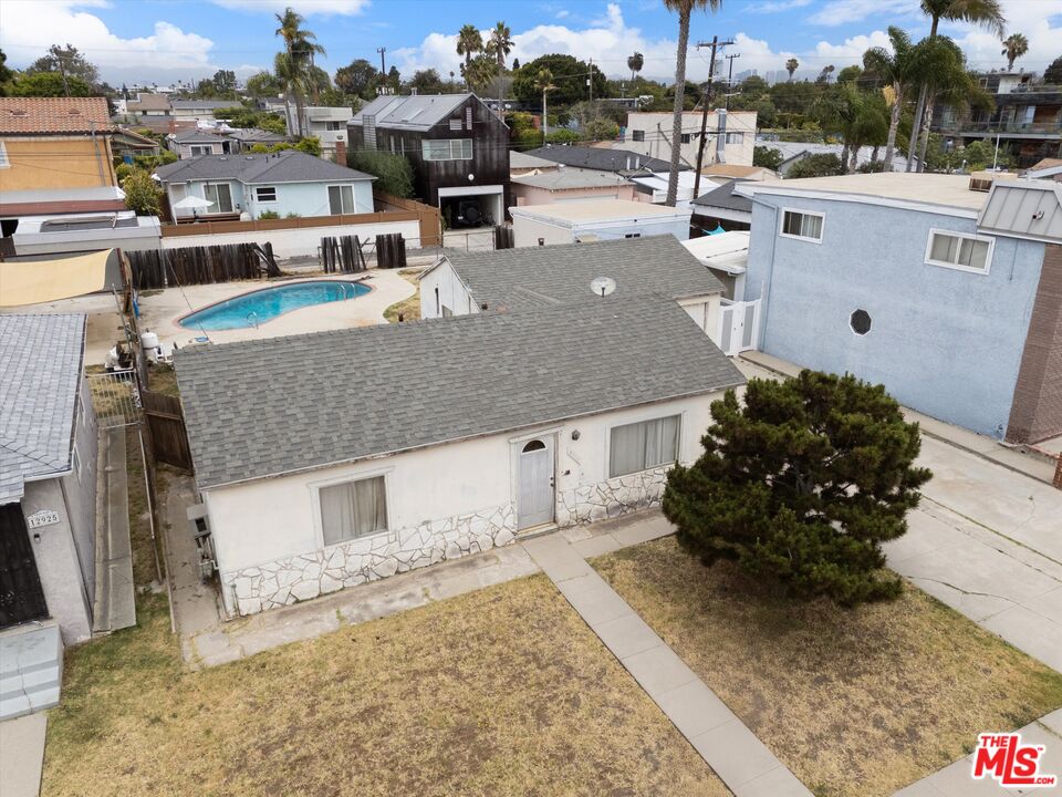 12923 Gilmore Ave