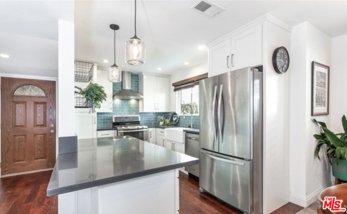 4190 Duquesne Ave Unit: 2