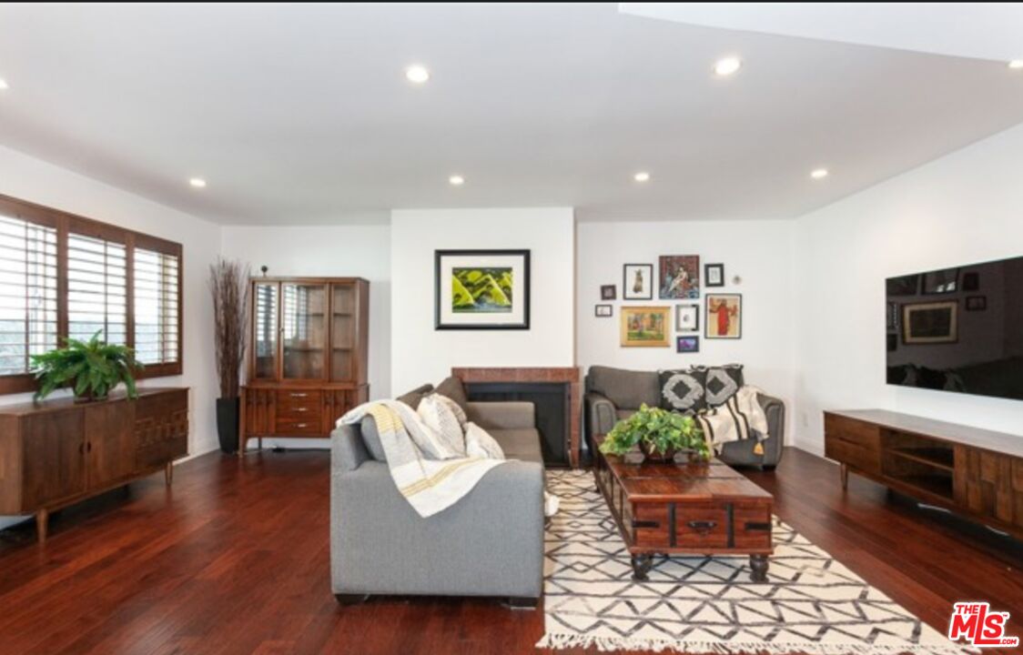 4190 Duquesne Ave Unit: 2