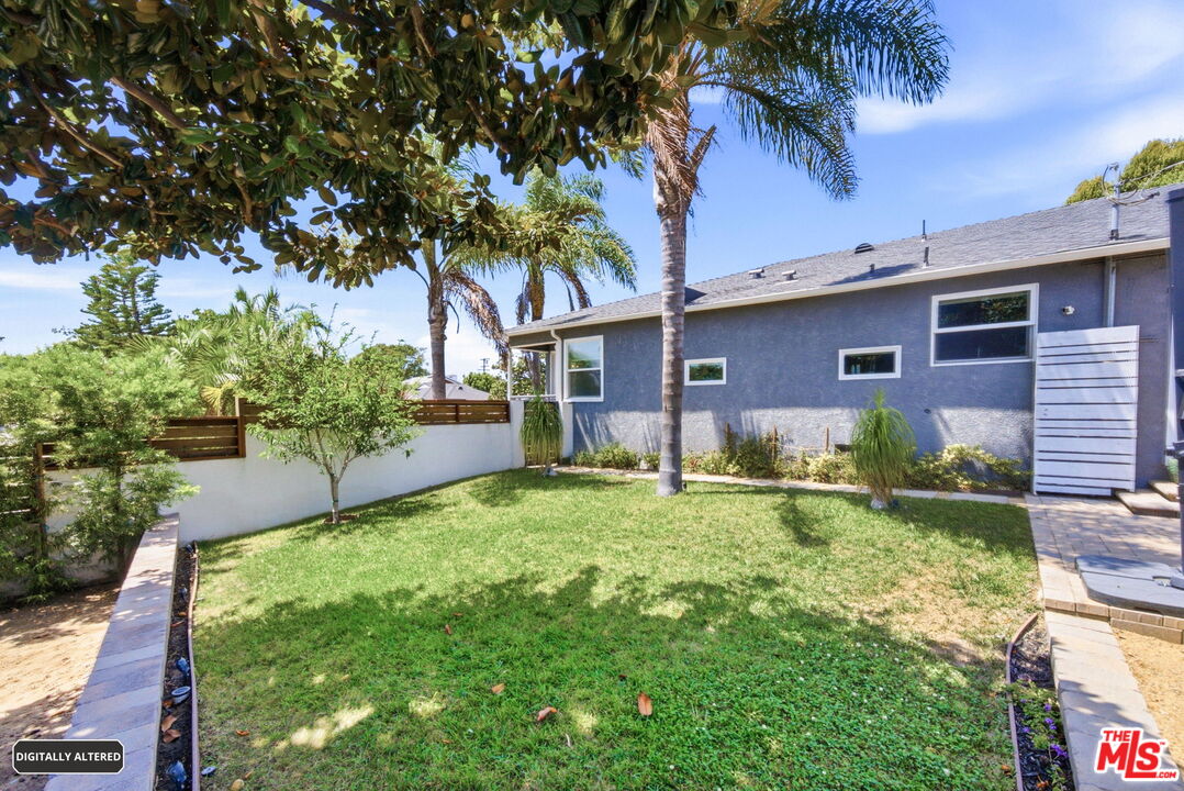 7952 Dunbarton Ave