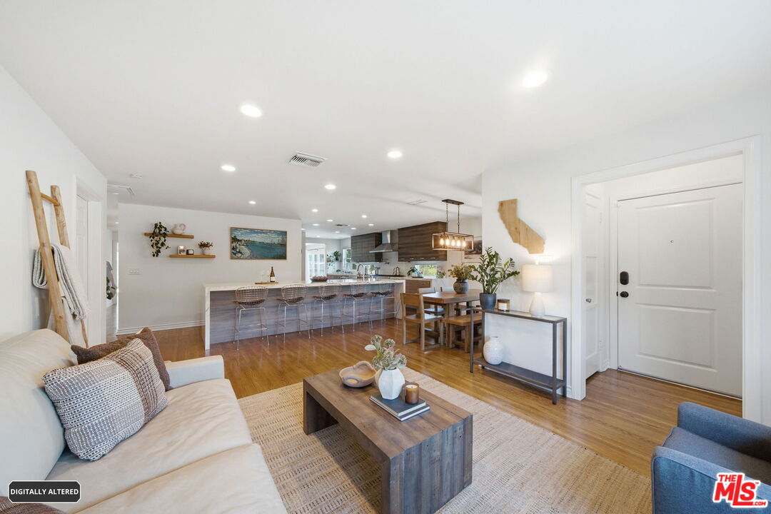 7952 Dunbarton Ave