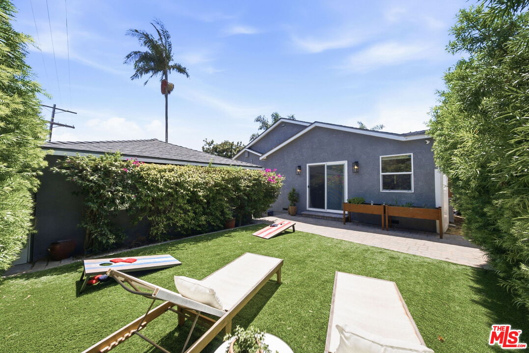 7952 Dunbarton Ave