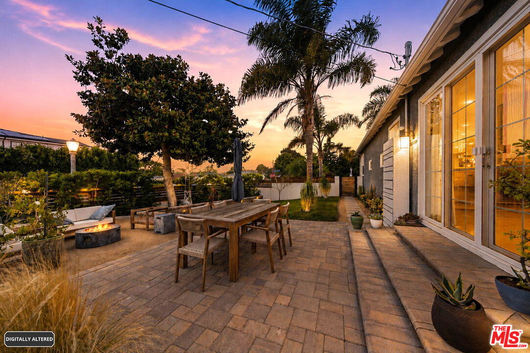 7952 Dunbarton Ave