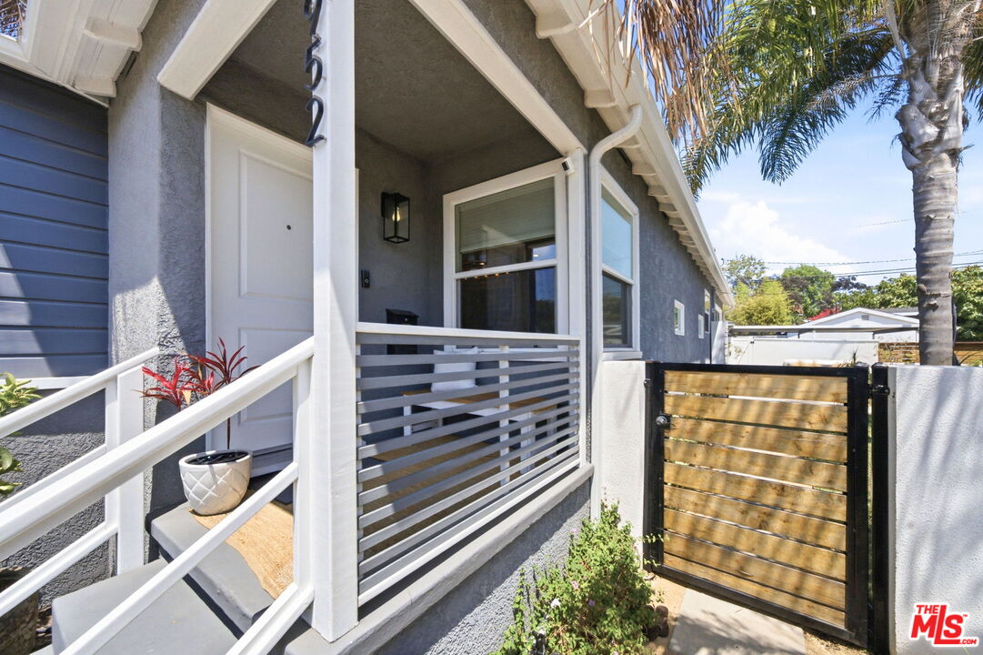 7952 Dunbarton Ave