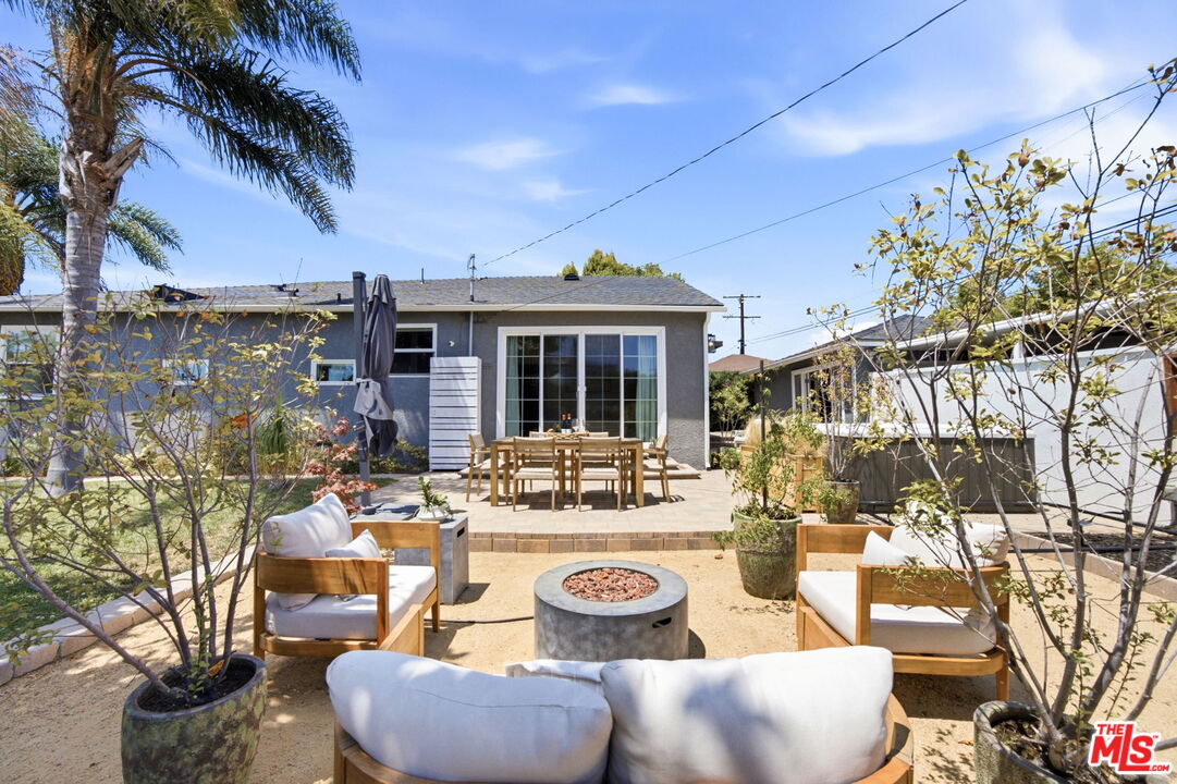 7952 Dunbarton Ave