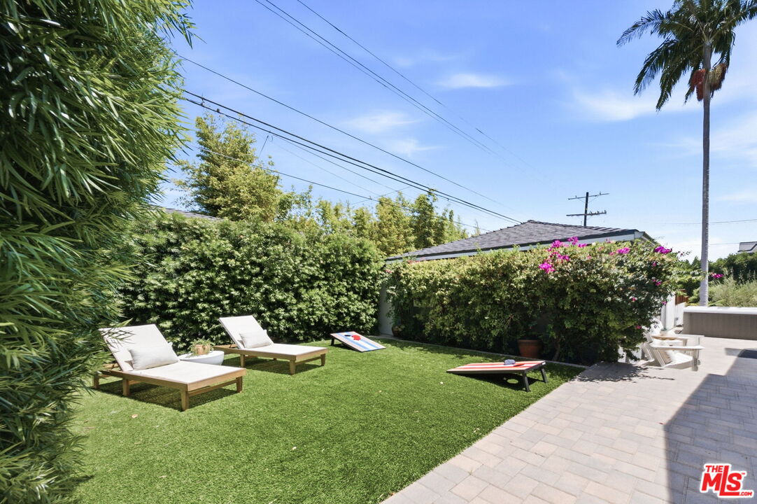 7952 Dunbarton Ave