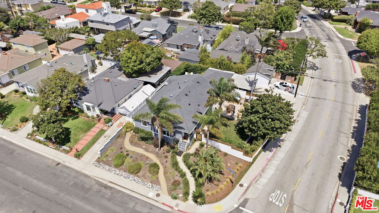 7952 Dunbarton Ave