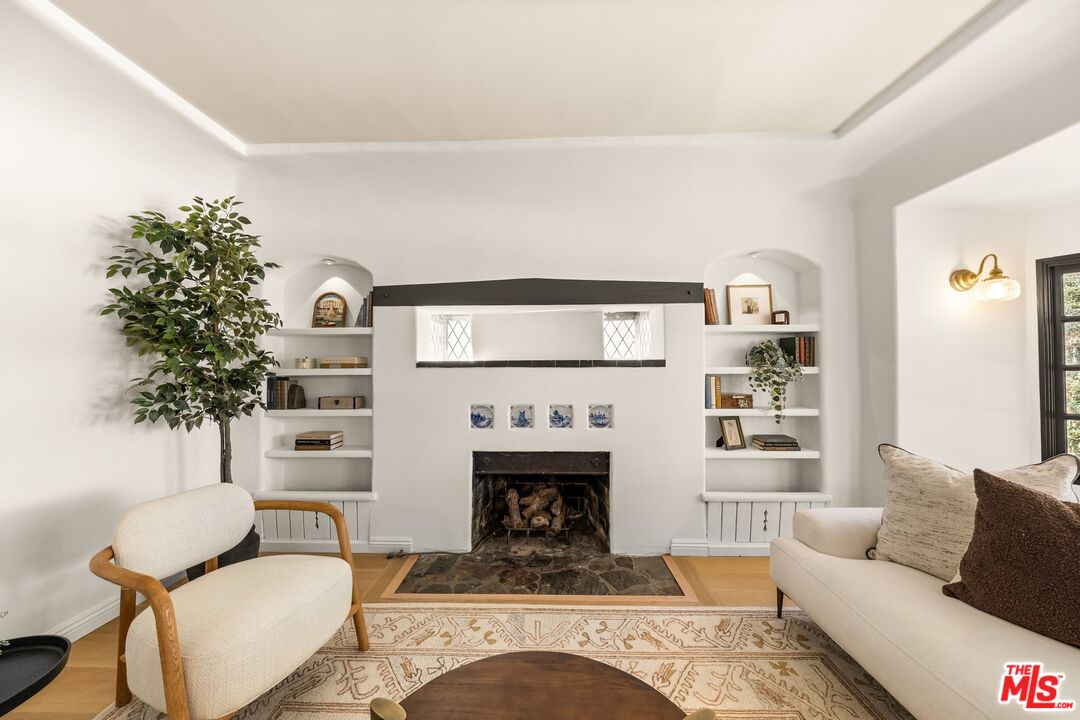 1941 Midvale Ave