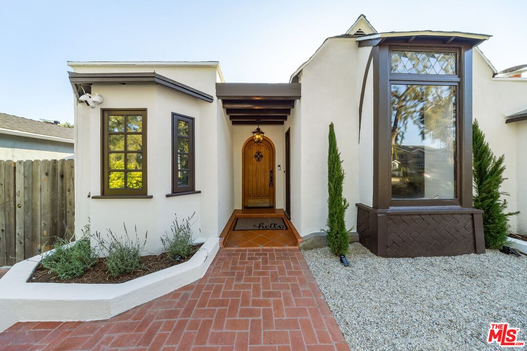 1941 Midvale Ave