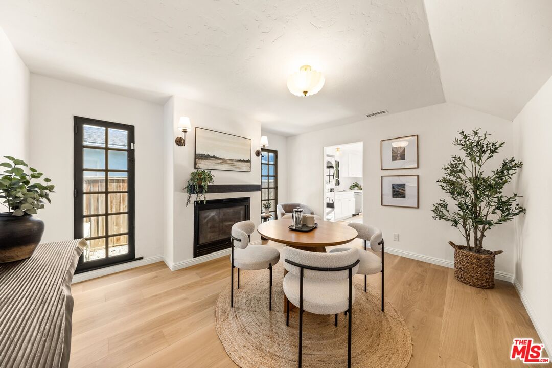 1941 Midvale Ave