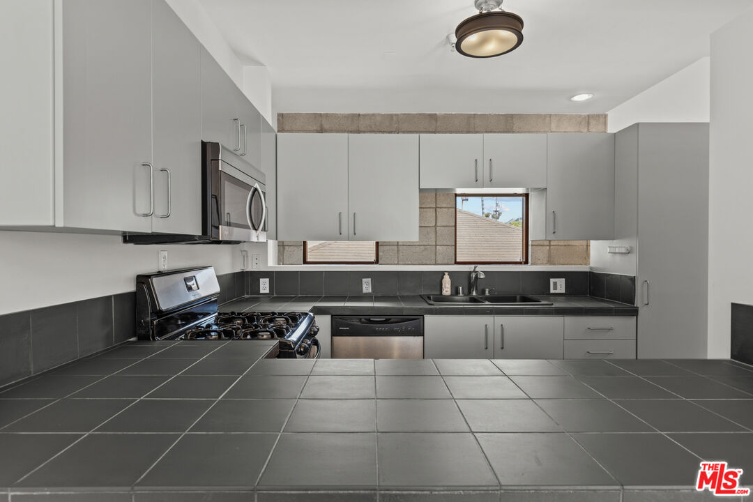 343 Rennie Ave Unit: 7