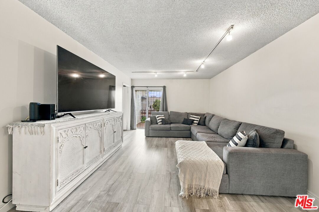 3166 S Sepulveda Blvd Unit: 6
