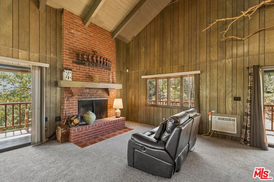 26857 Crestview Dr