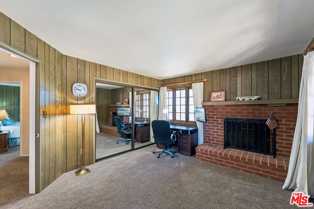 26857 Crestview Dr