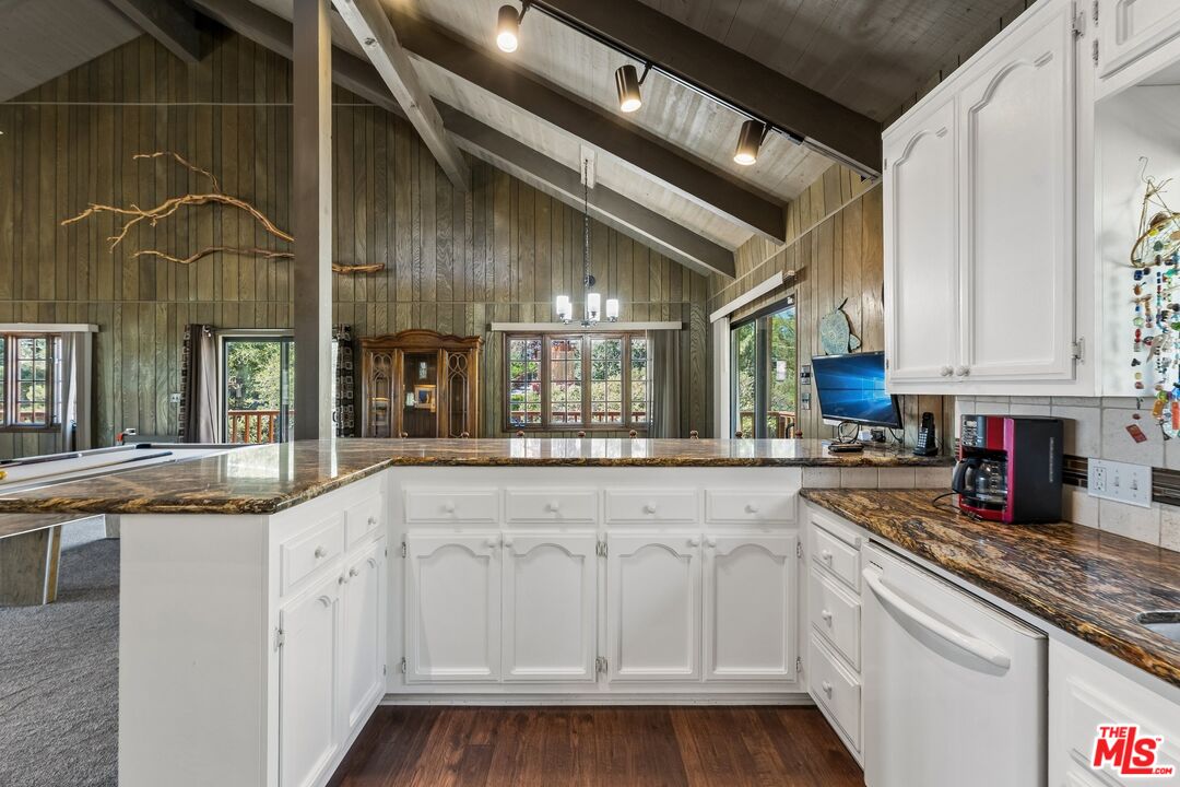 26857 Crestview Dr