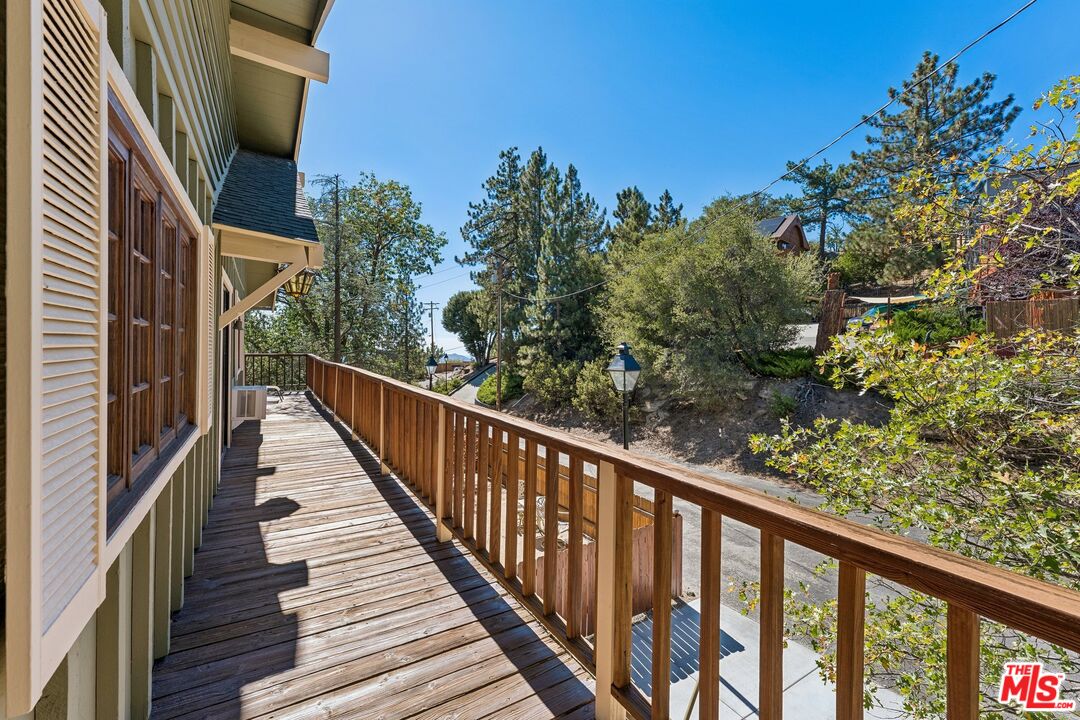 26857 Crestview Dr