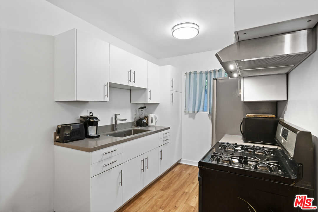 656 Indiana Ave Unit: 3