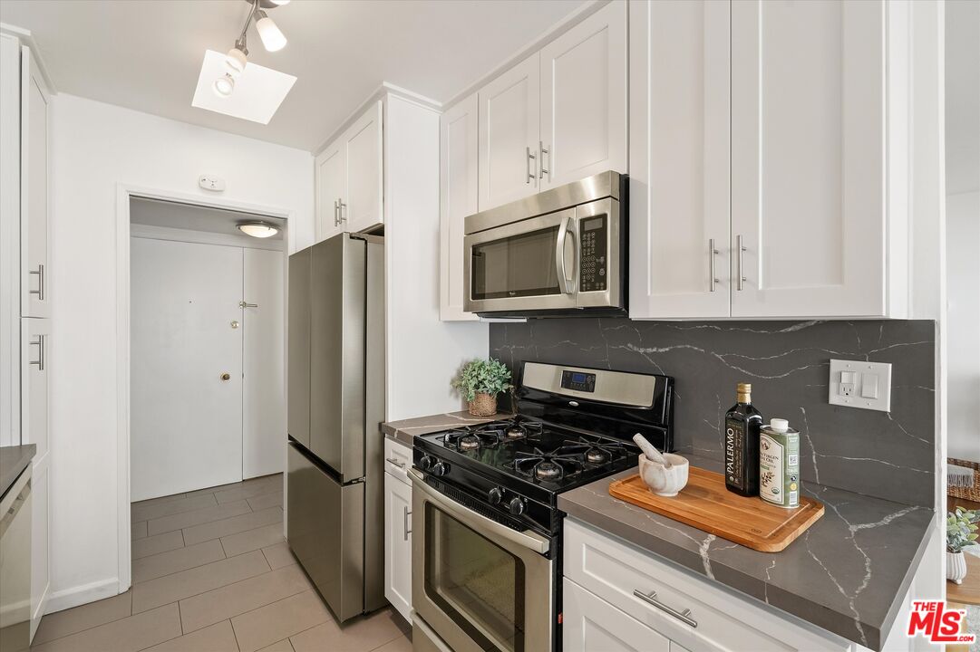 1410 S Bentley Ave Unit: 304