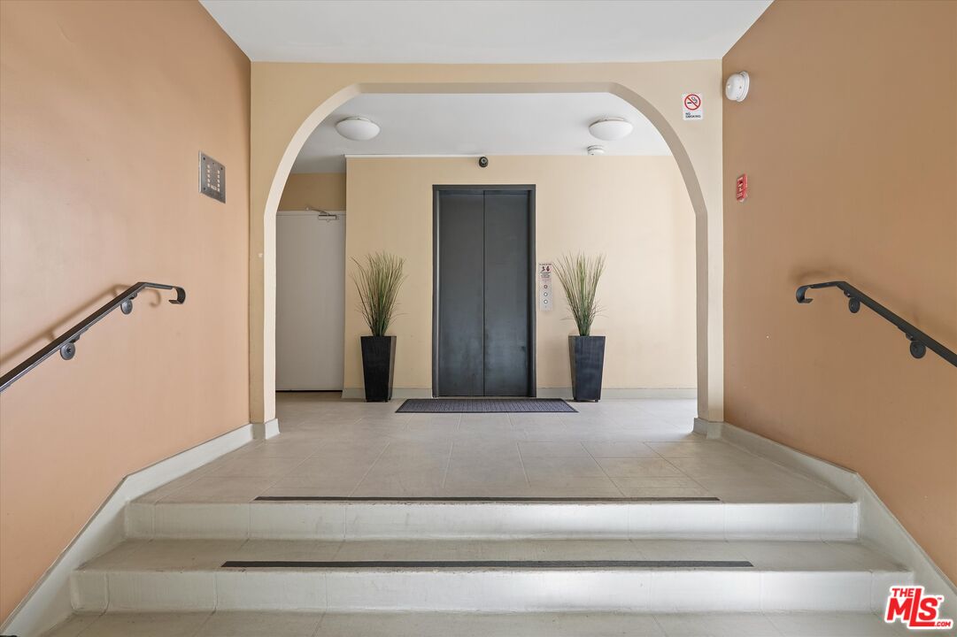 1410 S Bentley Ave Unit: 304