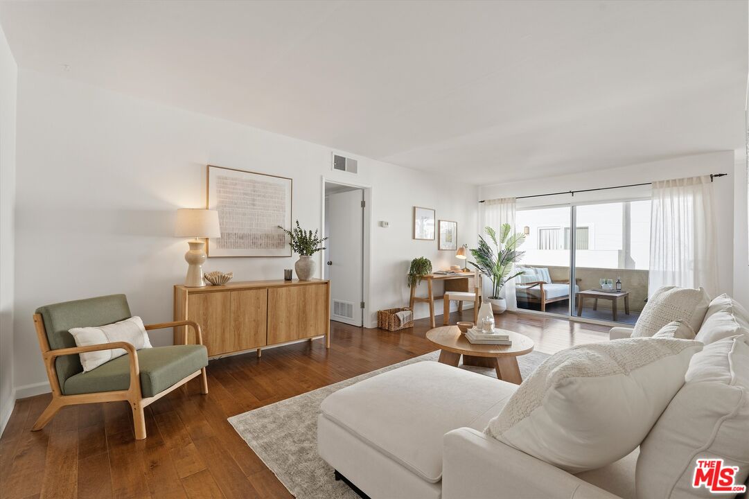 1410 S Bentley Ave Unit: 304