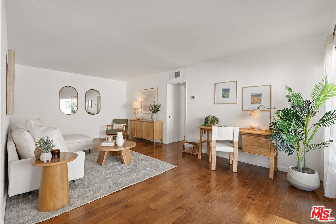 1410 S Bentley Ave Unit: 304