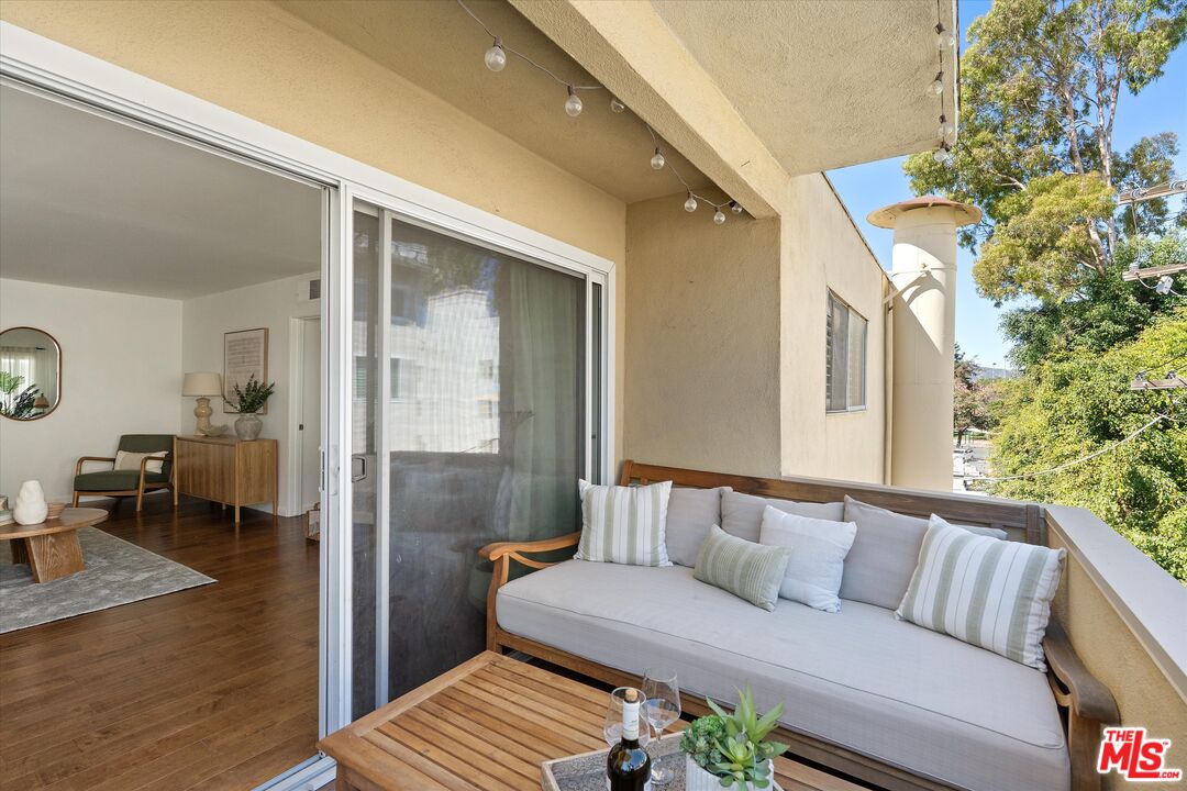 1410 S Bentley Ave Unit: 304