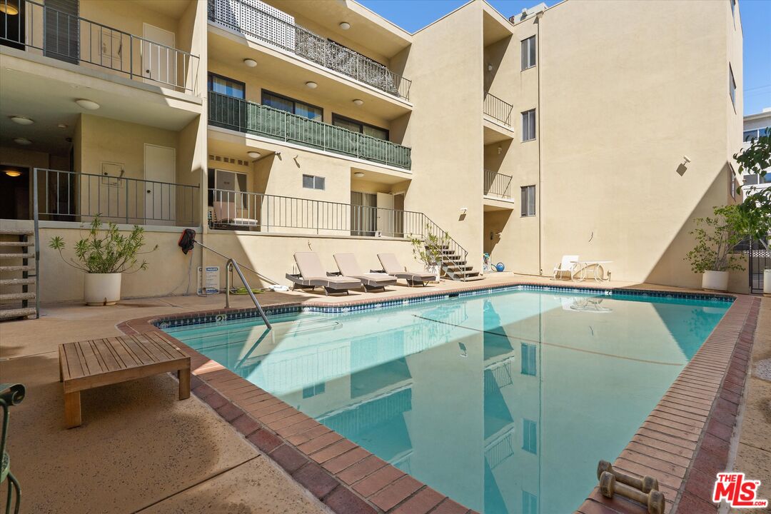 1410 S Bentley Ave Unit: 304