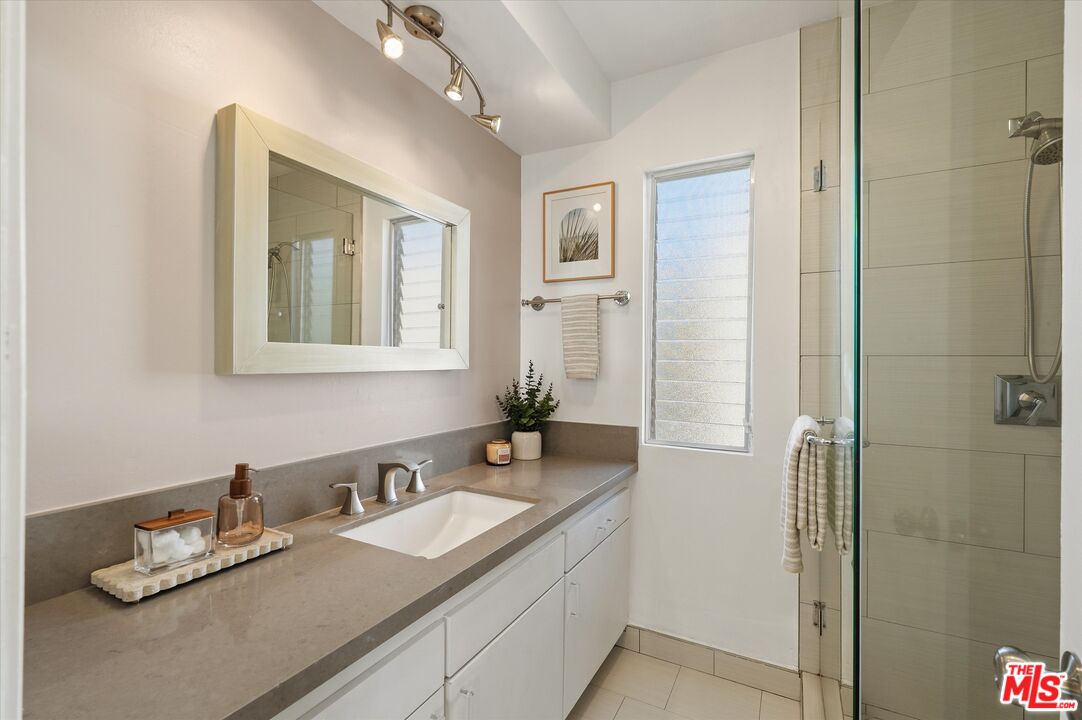 1410 S Bentley Ave Unit: 304