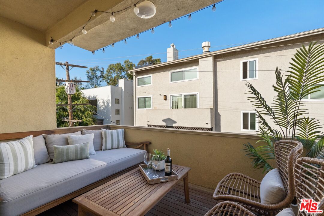 1410 S Bentley Ave Unit: 304