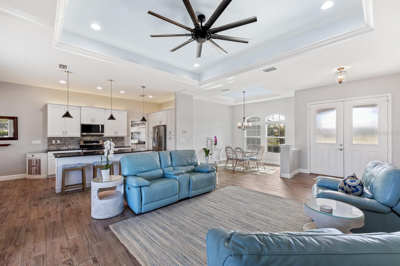 497 ROTONDA CIR