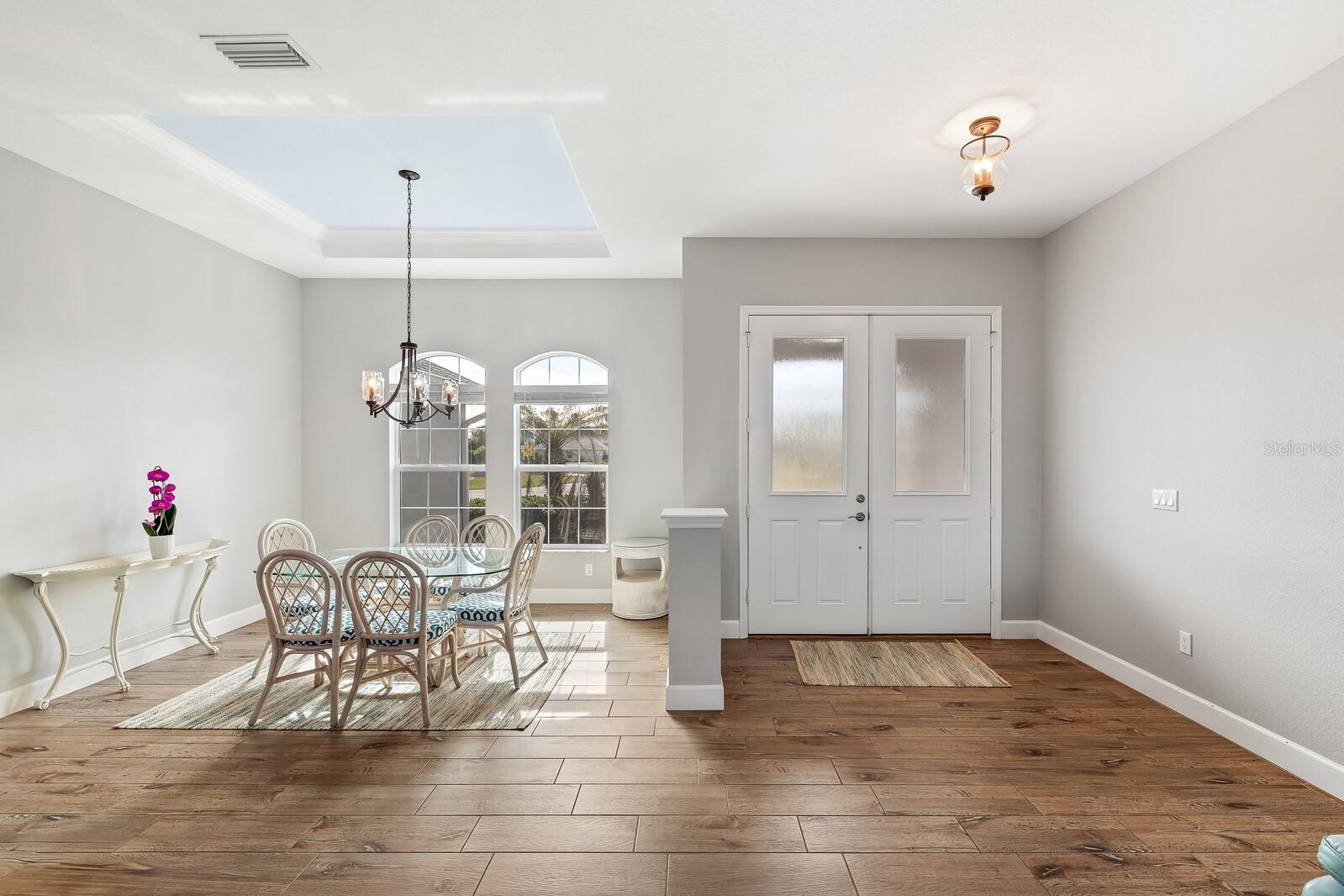 497 ROTONDA CIR