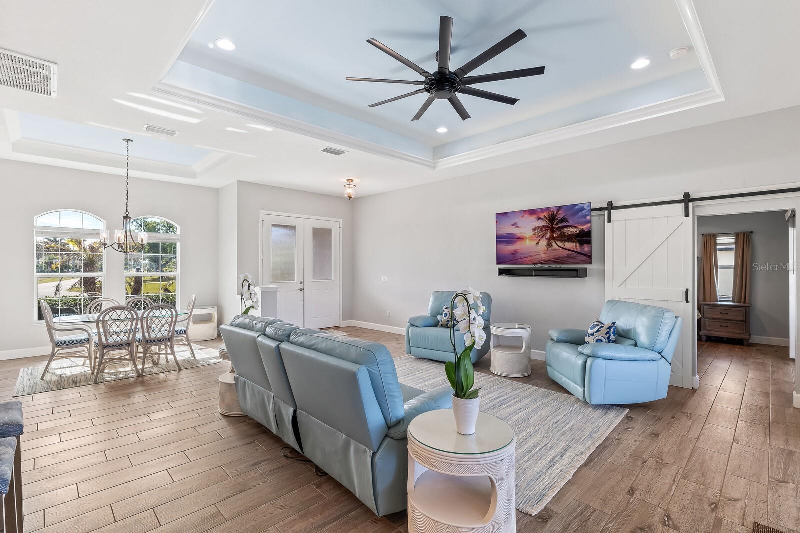 497 ROTONDA CIR