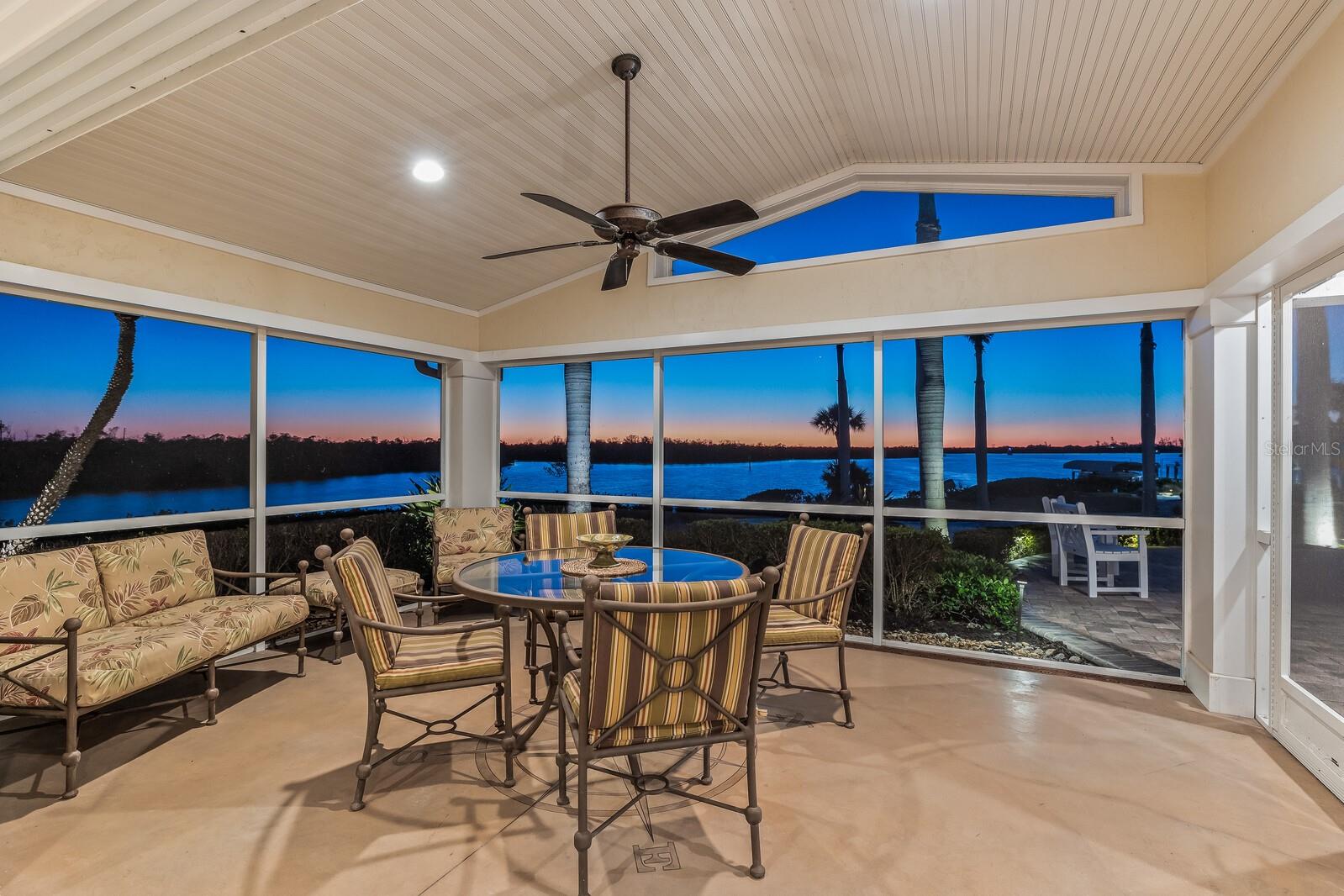 10 CAPE HAZE DR