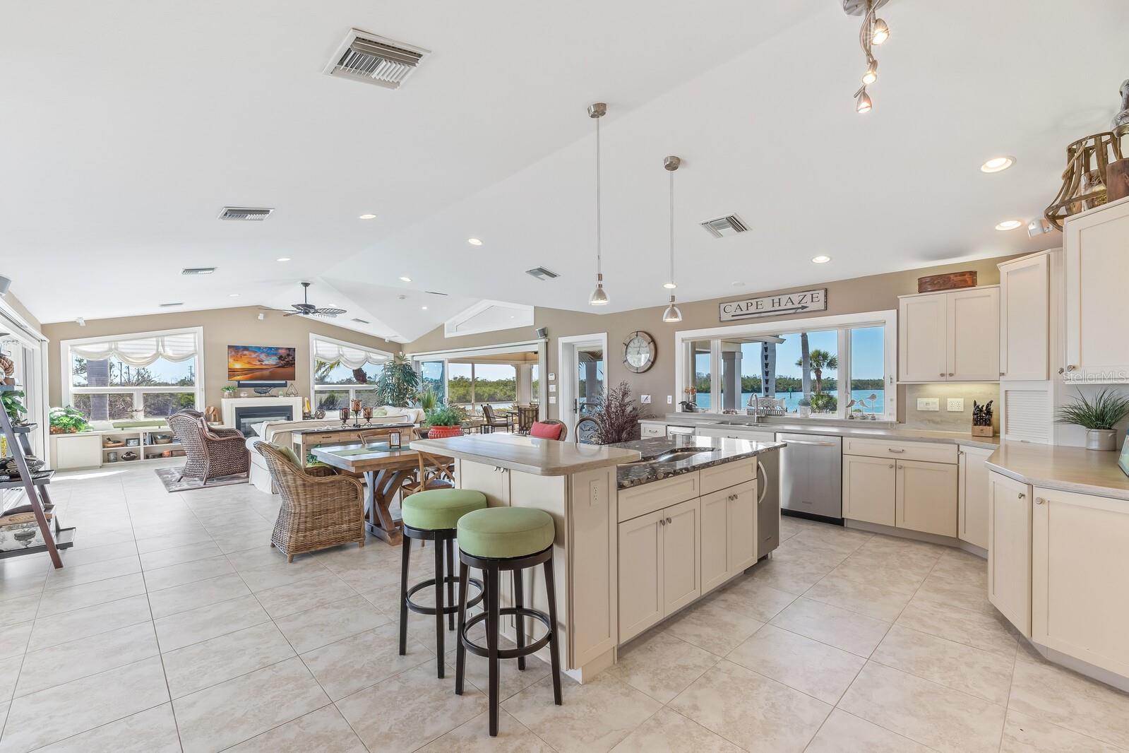 10 CAPE HAZE DR