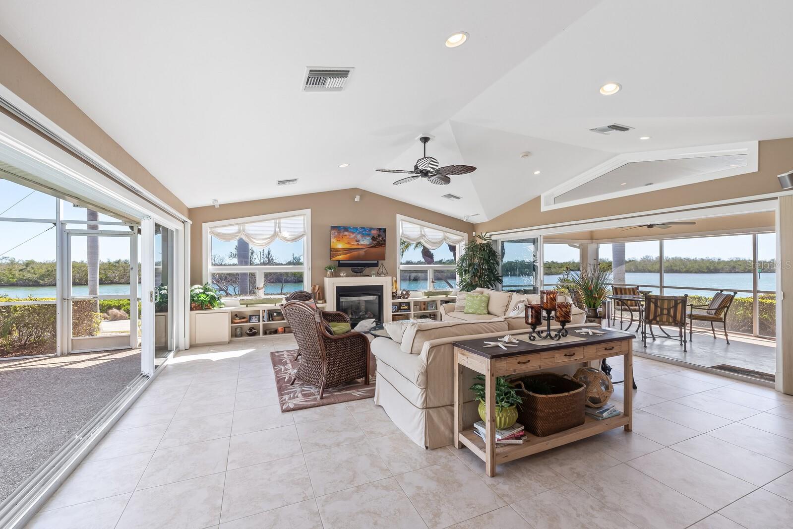 10 CAPE HAZE DR