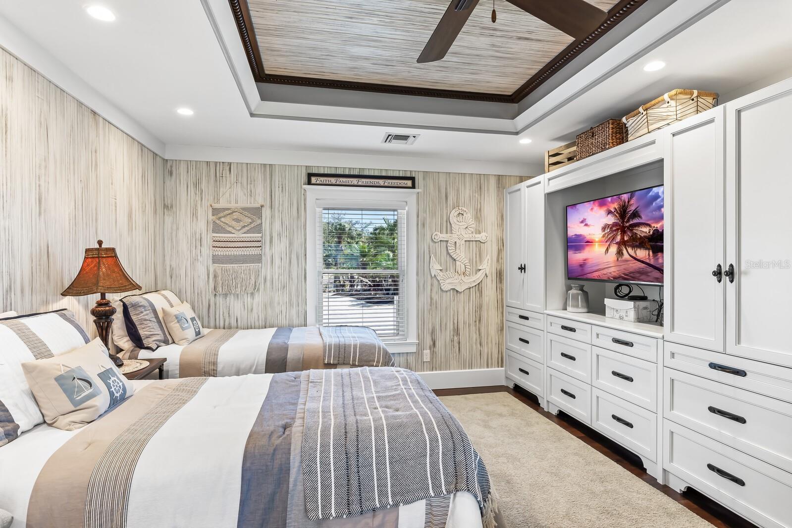 10 CAPE HAZE DR