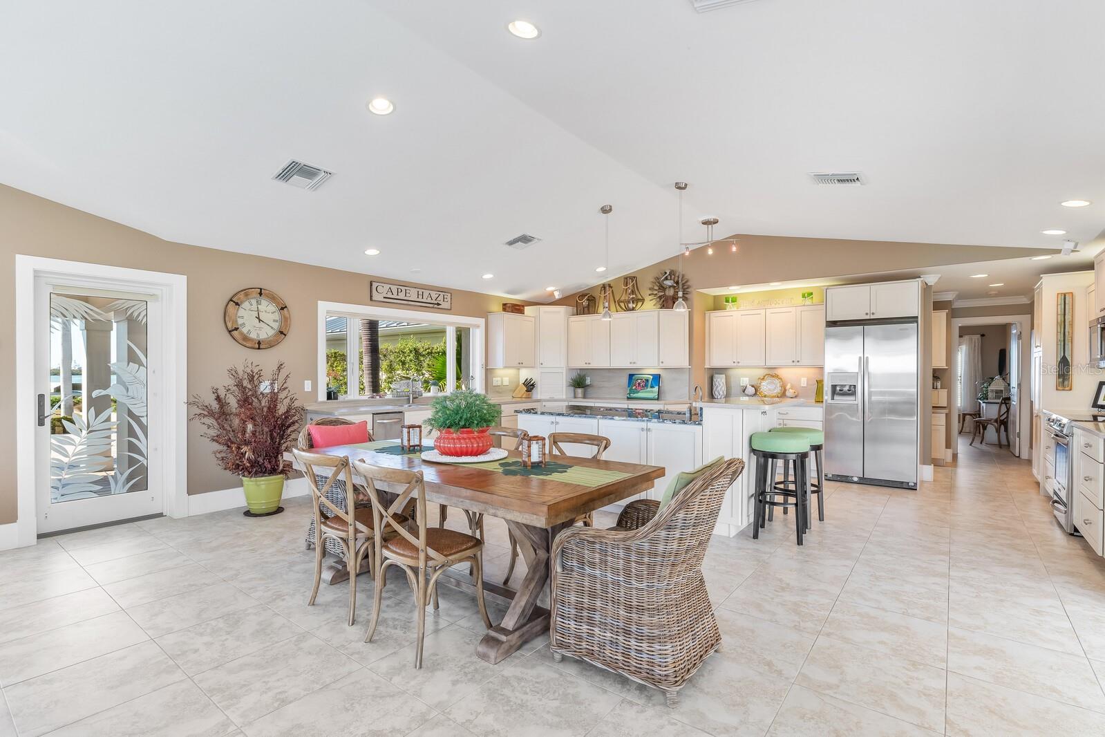 10 CAPE HAZE DR