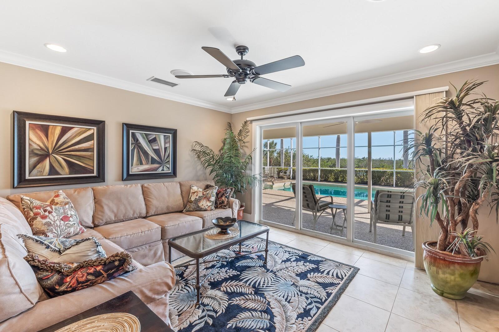 10 CAPE HAZE DR