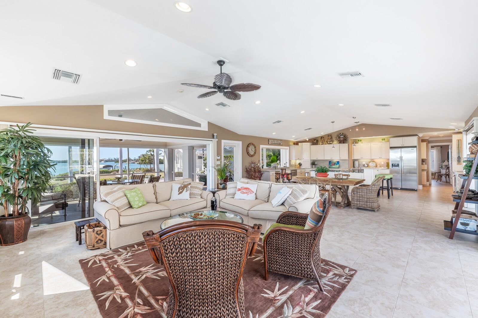 10 CAPE HAZE DR