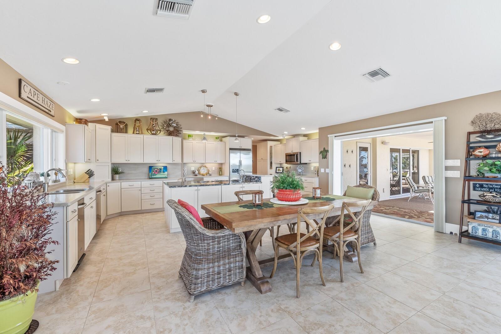 10 CAPE HAZE DR