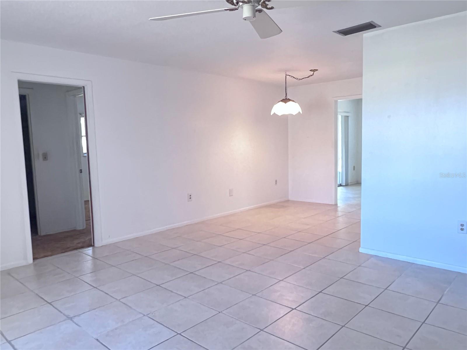 407 BAHAMA RD