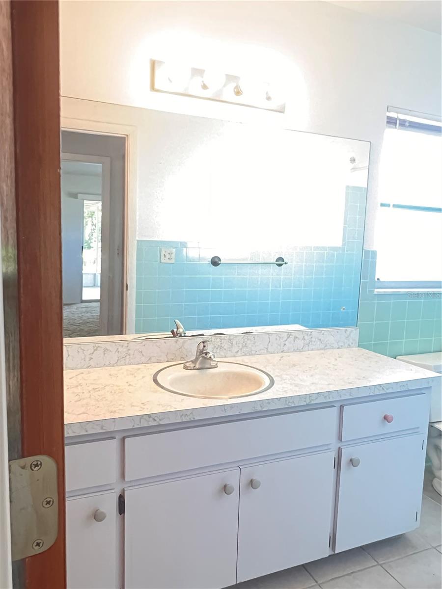 407 BAHAMA RD