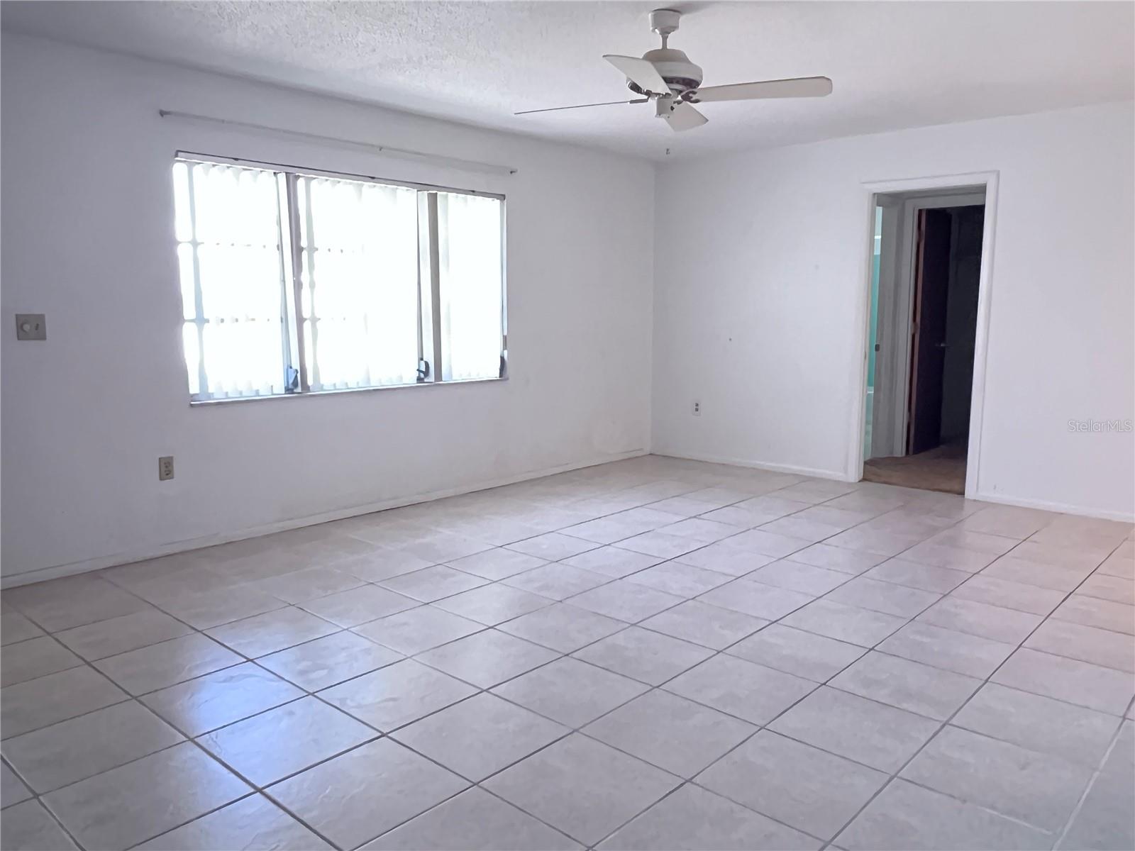407 BAHAMA RD