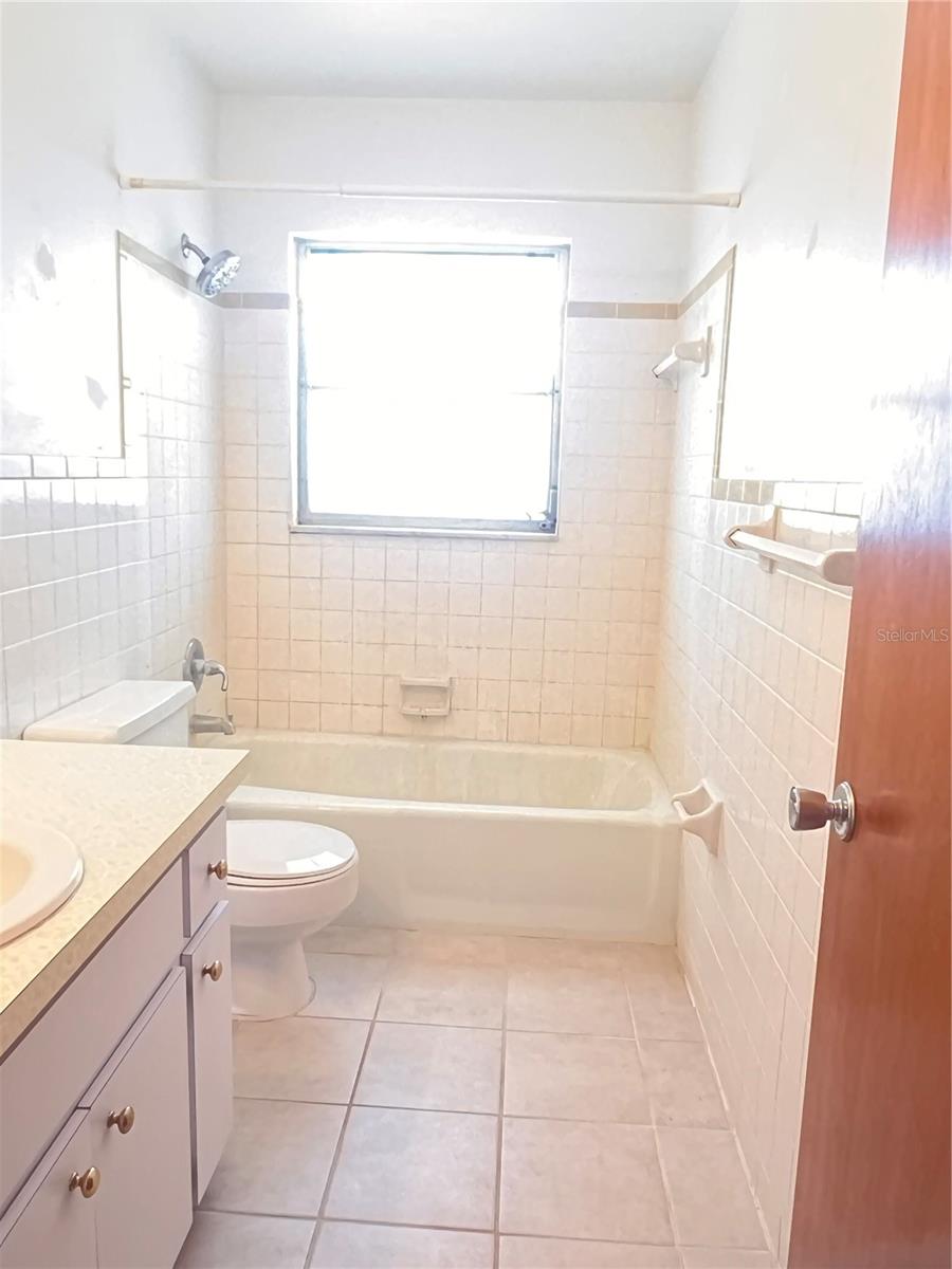 407 BAHAMA RD