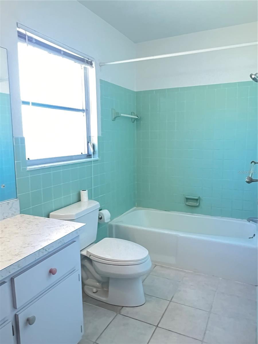 407 BAHAMA RD