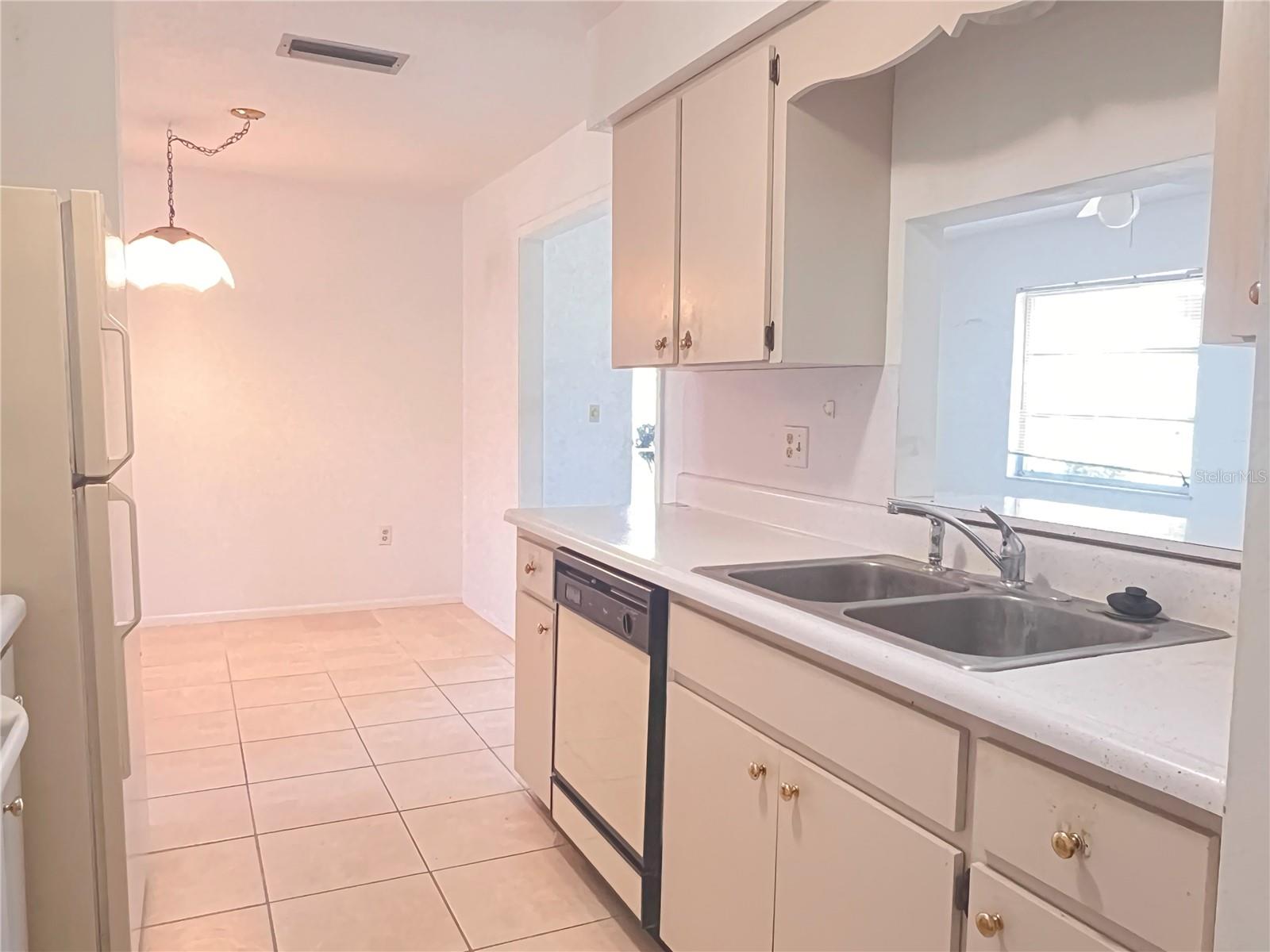 407 BAHAMA RD
