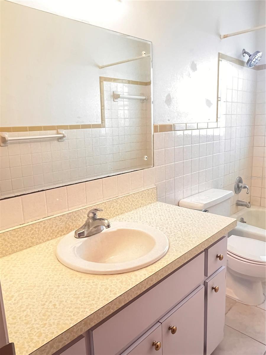 407 BAHAMA RD